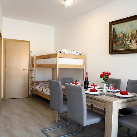 Charming San Simon Beach Apartment Jn Izola Buitenkant foto