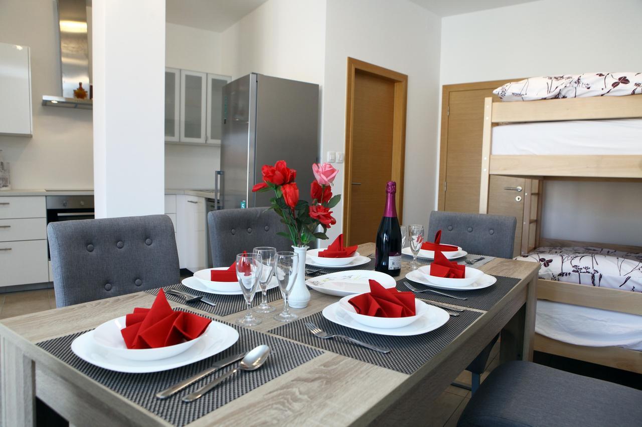 Charming San Simon Beach Apartment Jn Izola Buitenkant foto