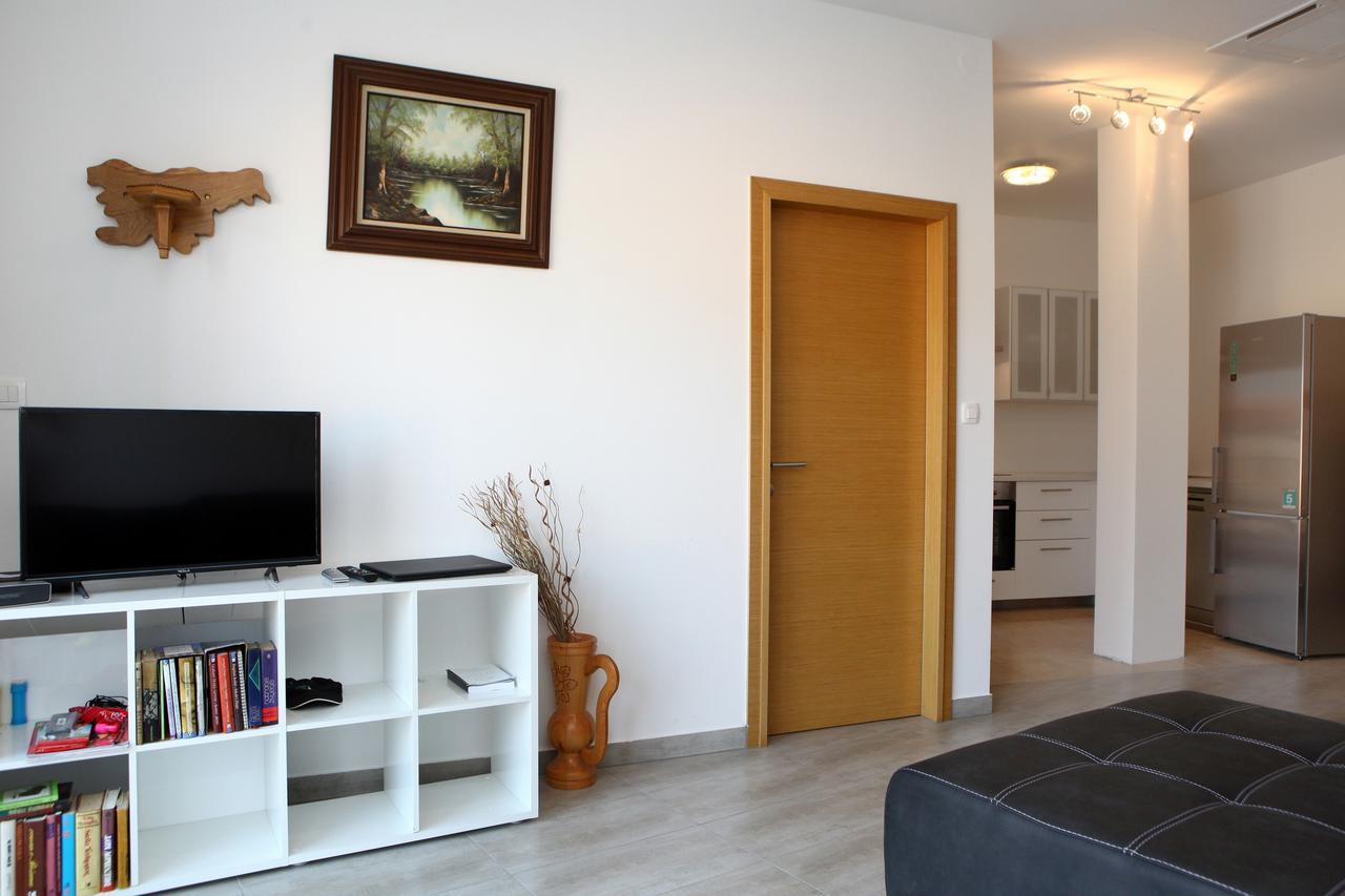 Charming San Simon Beach Apartment Jn Izola Buitenkant foto